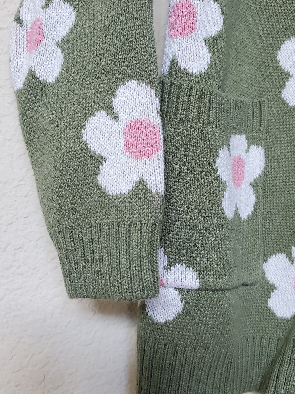 okie dokie Green Knit Cardigan. Size 3T - Picture 2 of 4